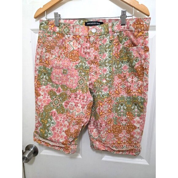 Bandolino Women Riley Pink & Green Floral Print Bermuda Shorts Size 10 - Picture 2 of 7